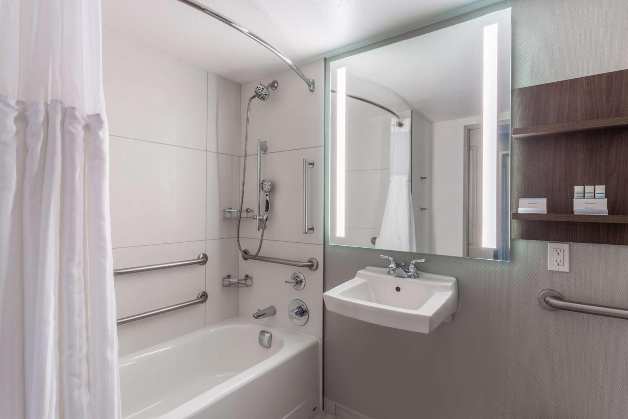 Hilton Garden San Francisco/oakland Bay Bridge Hotel 3*